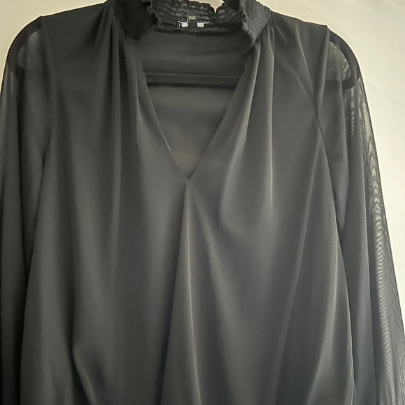 Womans Express Top - Picture 3 of 4